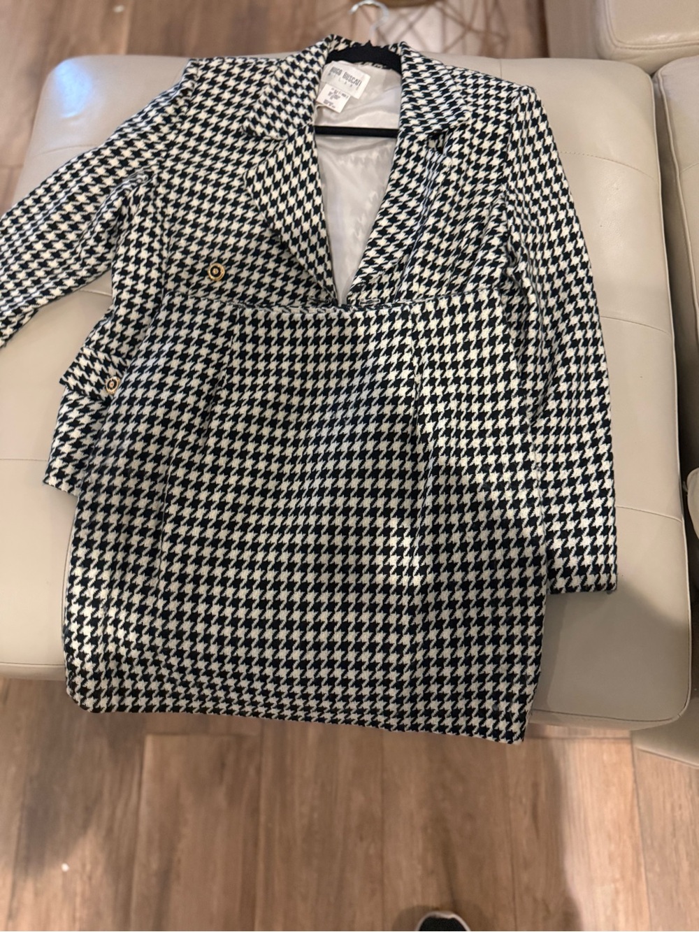 Hugo Buscati Black & White Houndstooth Blazer
